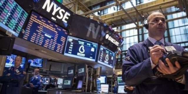 Wall Street amblas ke level terendah sejak 2008